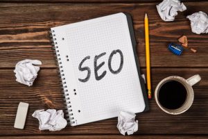 آموزش افزایش بازدید سایت: چکیده تجربیات نی‌نی‌سایت، سوالات متداول و جدول جامع