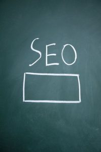 چگونه در یوتیوب معروف شویم؟ راهنمای جامع 12 مرحله‌ای با پاسخ به سوالات متداول