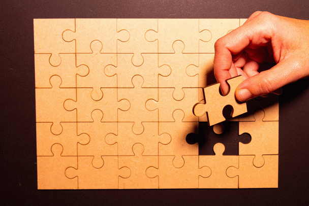 چرا در بعضی روابط احساس می‌کنیم که همه چیز به دست روزگار سپرده شده است؟